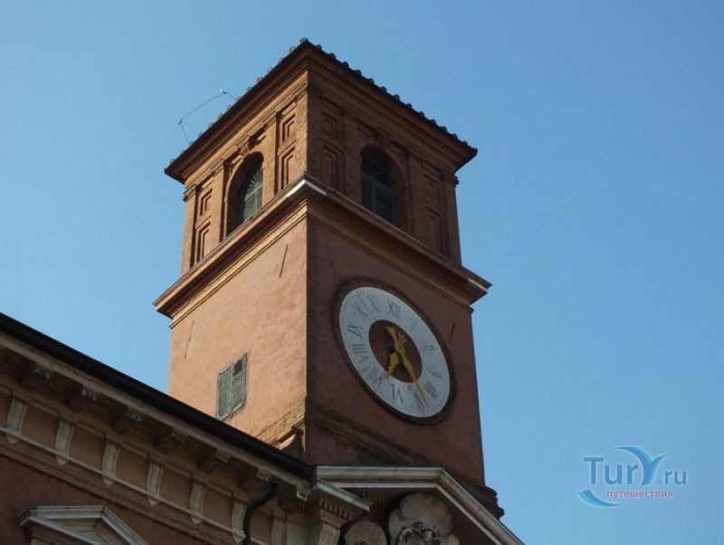 Палаццо Парадизо (Библиотека Ариосто)