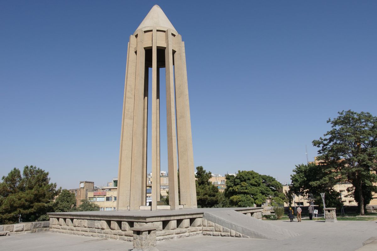 Мавзолей Авиценны