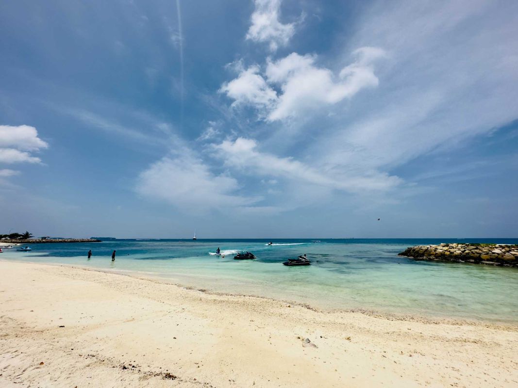 Северо-западный пляж Маафуши (пляж водных видов спорта)