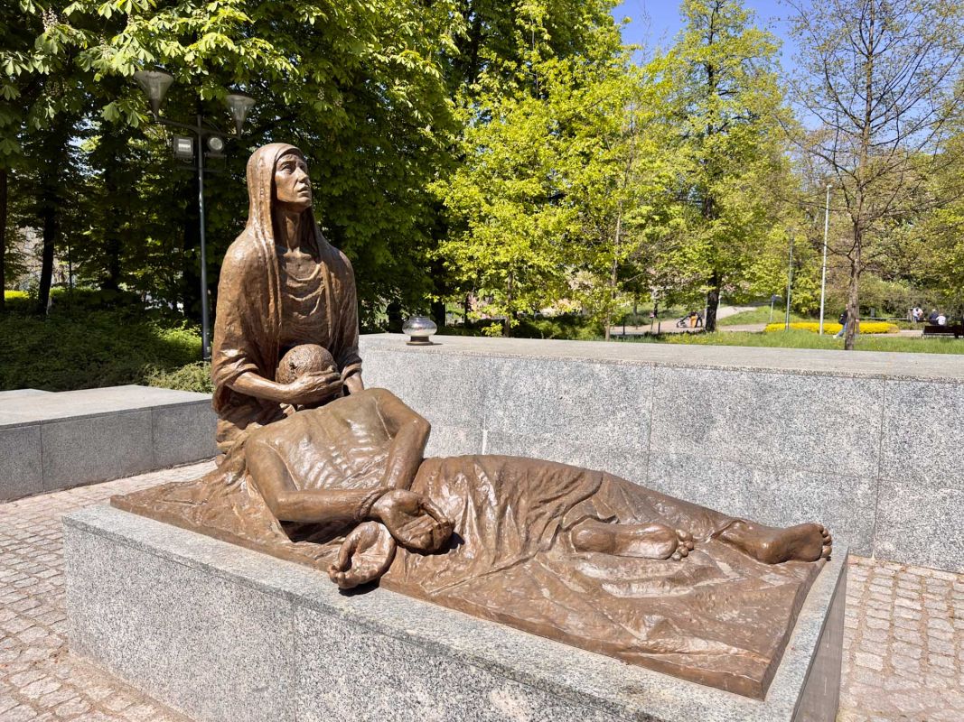 Памятник жертвам Катынского расстрела во Вроцлаве