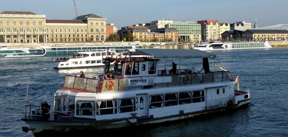 Прогулка по Дунаю на речном трамвае