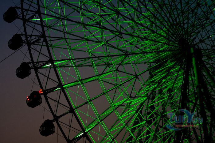 Колесо обозрения в деревне Темпозан