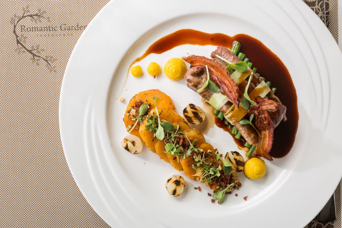 Romantic Garden Restaurant