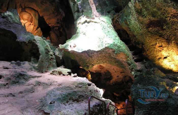 Пещеры Хато