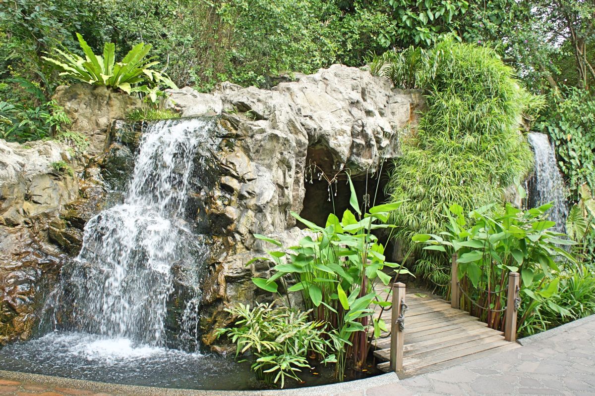 Парк Нассим Гейт