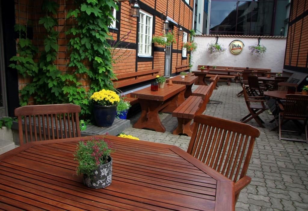 Караоке-паб Alex Maja