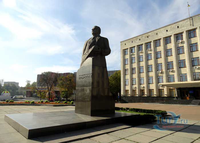 Памятник С.П. Королеву в Житомире