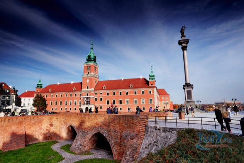 Замковая Площадь