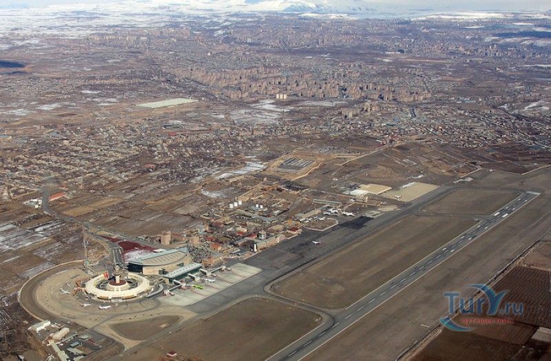 Международный аэропорт Звартноц