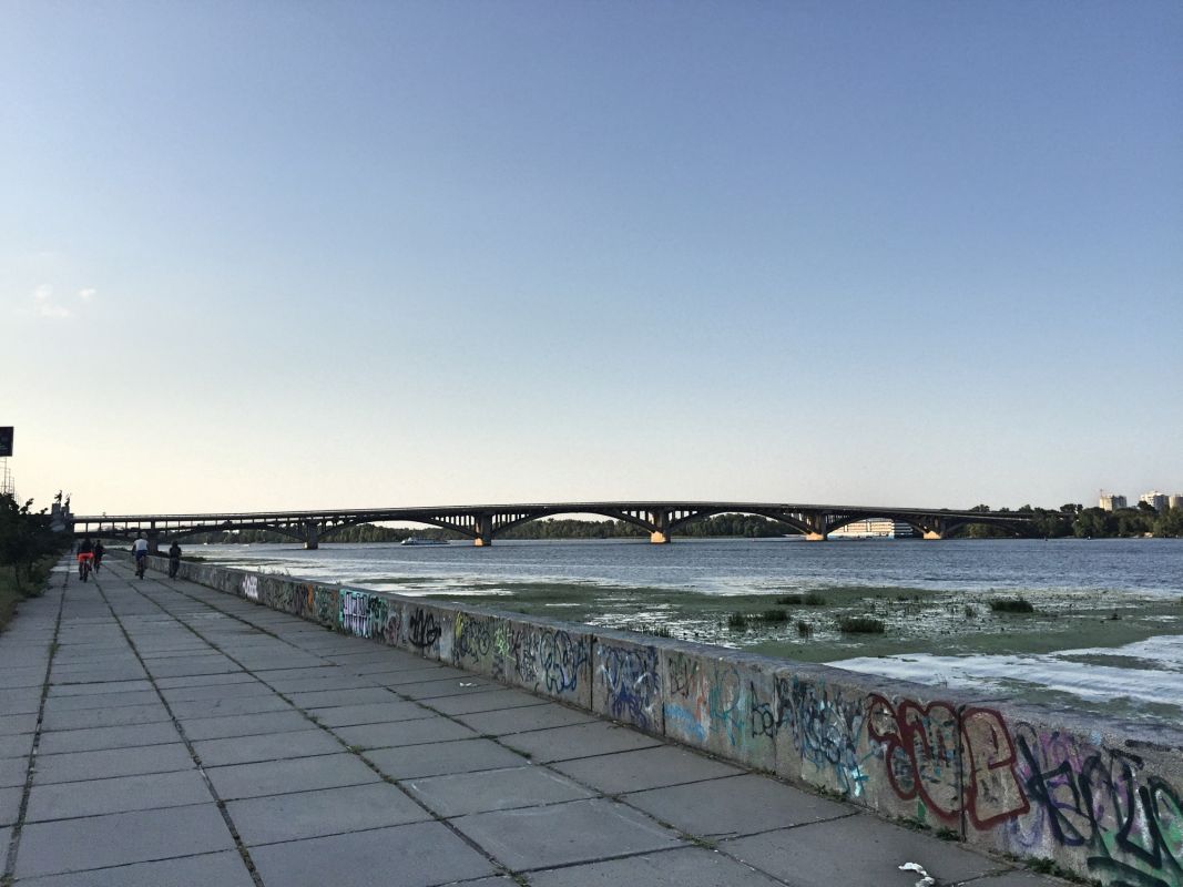 Днепровская набережная