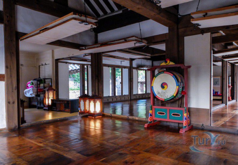 Деревня Традиционных Домов Ханок (Деревня Намсанголь Ханок)