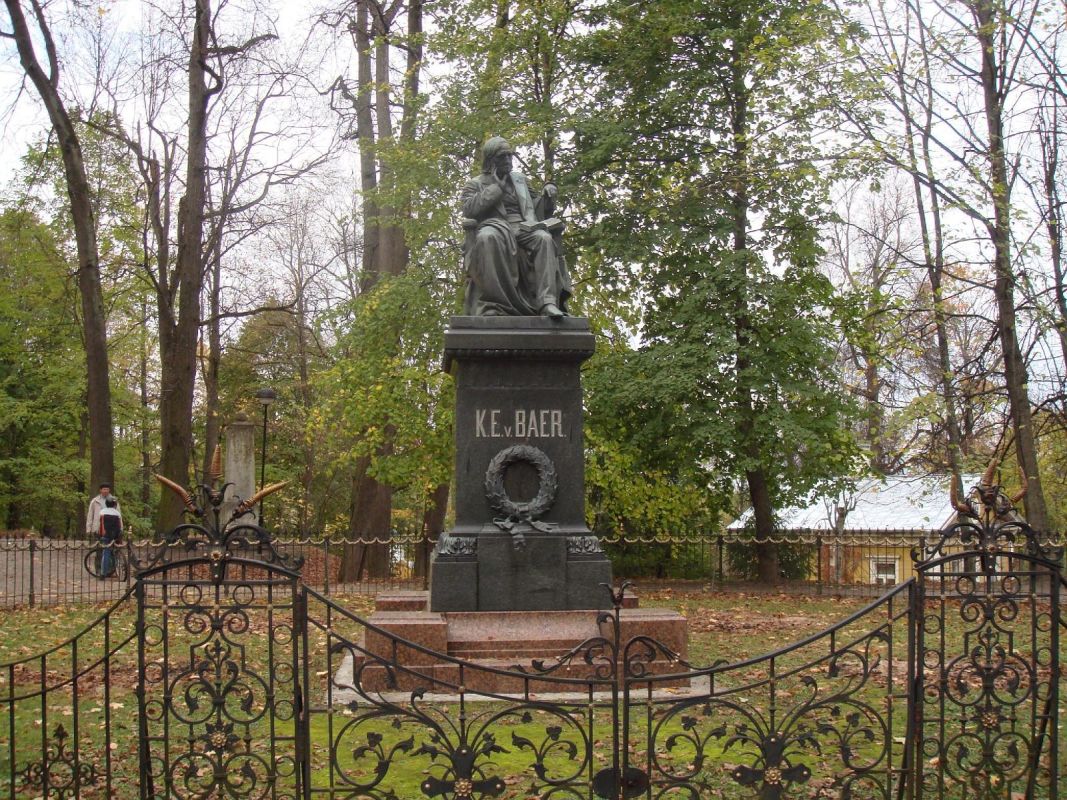 Памятник Карлу Эрнсту фон Бэру