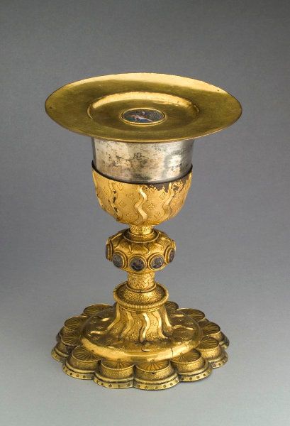 Выставка ИСКУССТВО, ЖИЗНЬ в музее декоративно-прикладного искусства