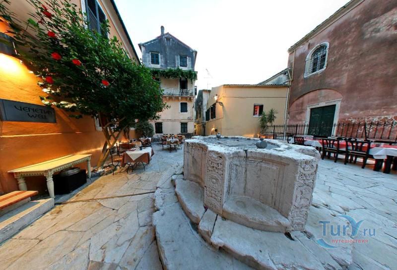 Площадь Кремастис