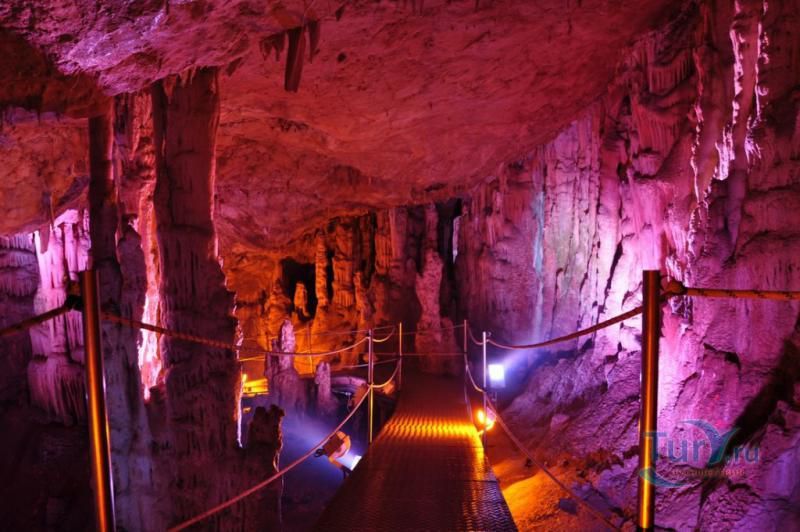 Диктейская пещера (Пещера Зевса)