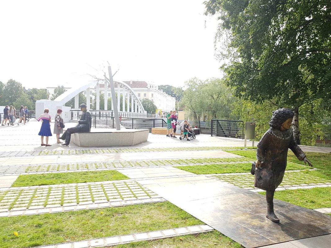 Мемориальная площадь Лидии Койдула и Йоханна Вольдемара Яннсена