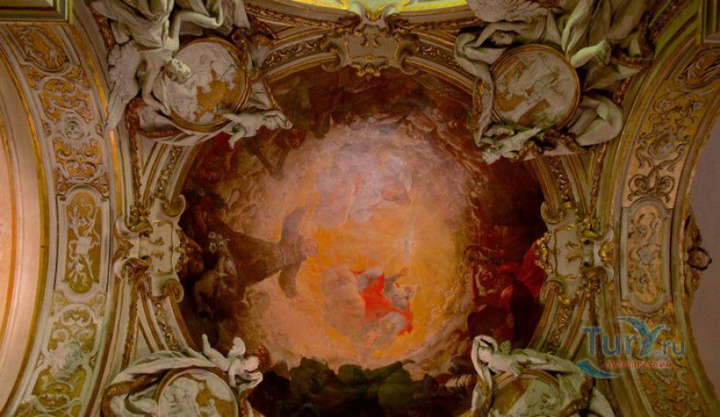 Базилика Сант Аполлинаре Нуово