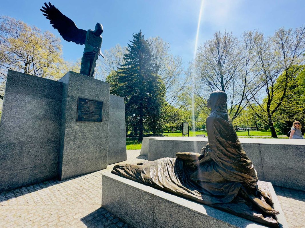 Памятник жертвам Катынского расстрела во Вроцлаве