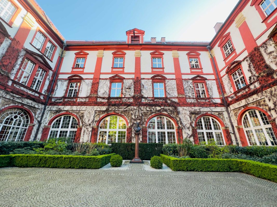 Внутренний двор Оссолениума