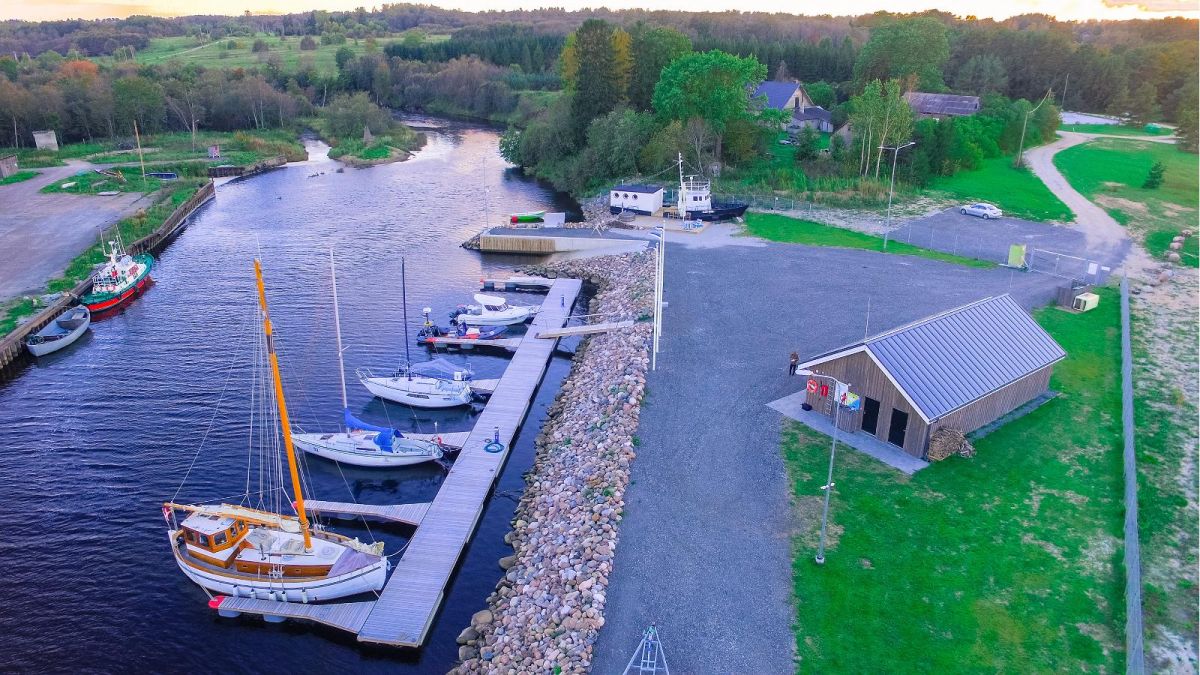 Корабль-баня Black Pearl в Пуртсе