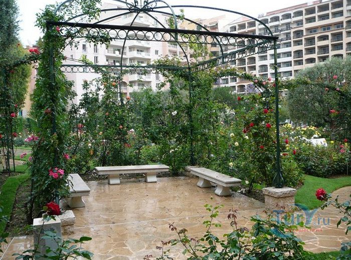 Пейзажный Парк Фонвьей и Розарий Принцессы Грейс