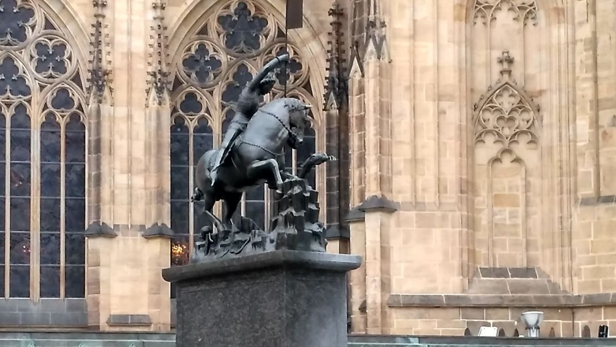 Статуя Георгия Победоносца