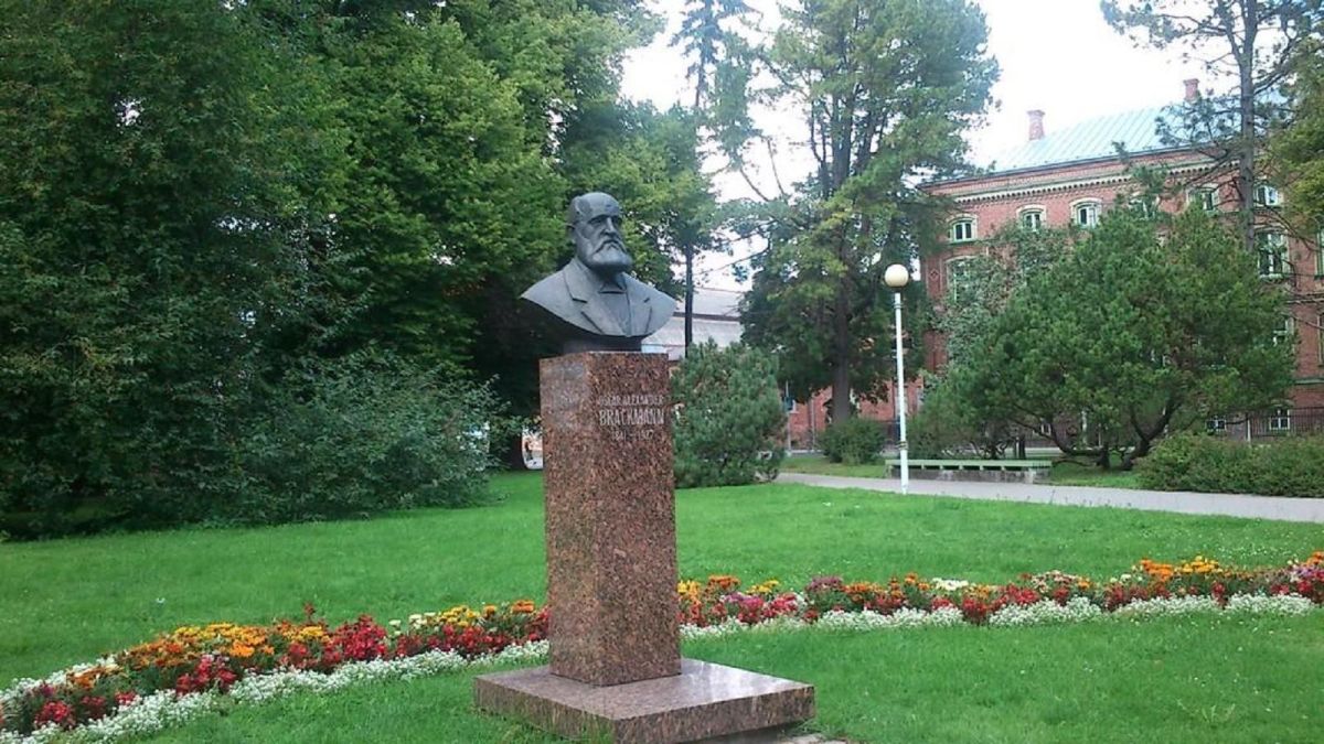 Памятник Оскару Бракману