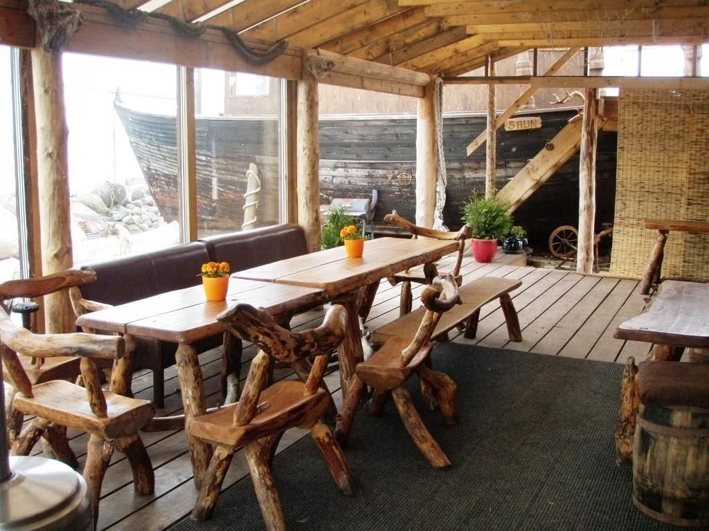 Капитанский домик и корабельная баня