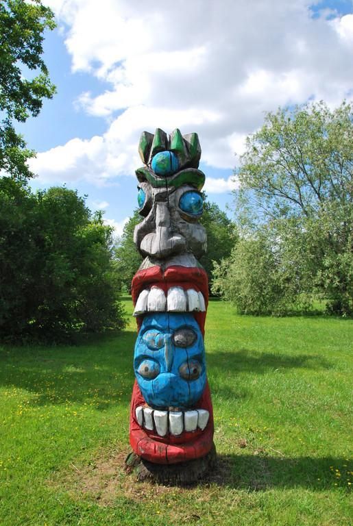 Аллея скульптур в пляжном парке Пярну