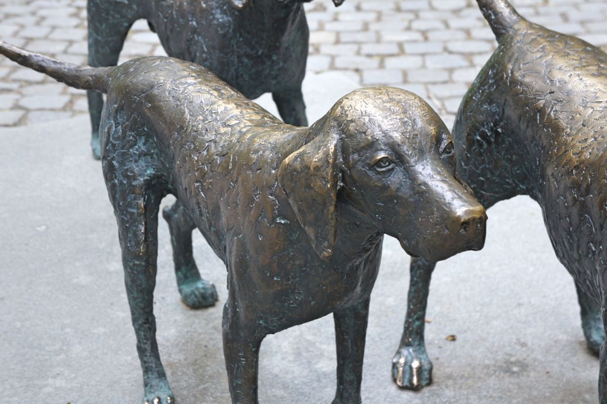 Скульптурная композиция Литовская гончая