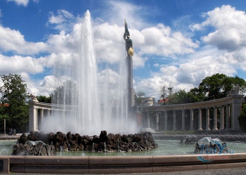 Фонтан Высокая Струя