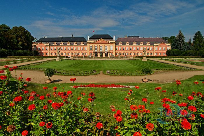 Замок Добржиш