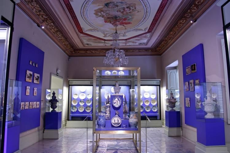 Дворец маркизов Дос-Агуас - Музей керамики