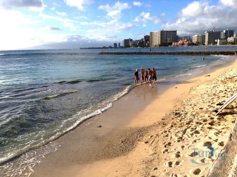 Пляж Queens Beach на Вайкики