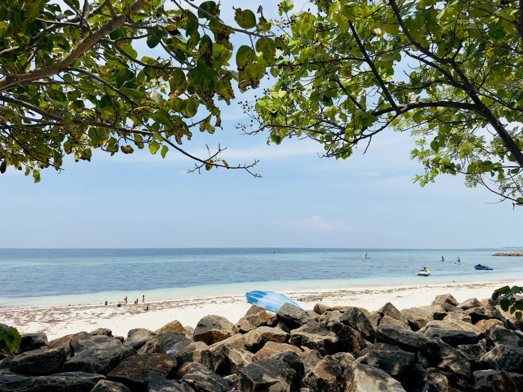 Северо-западный пляж Маафуши (пляж водных видов спорта)