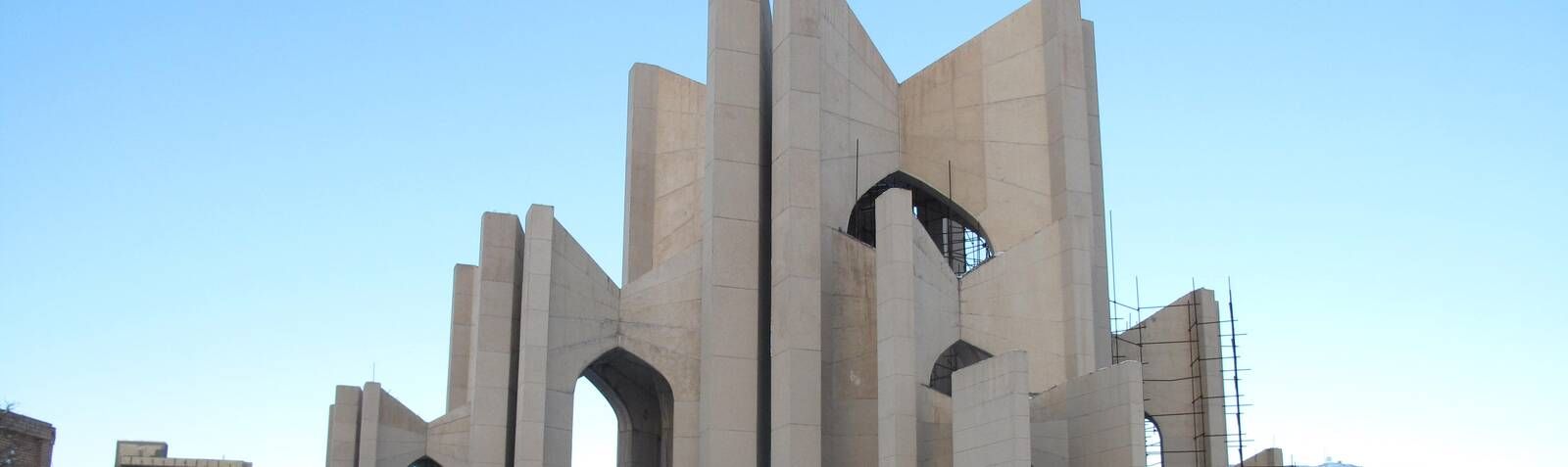 Макбаратошоара (Мавзолей поэтов)