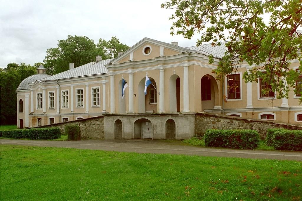 Мыза Вяэна и приусадебный парк