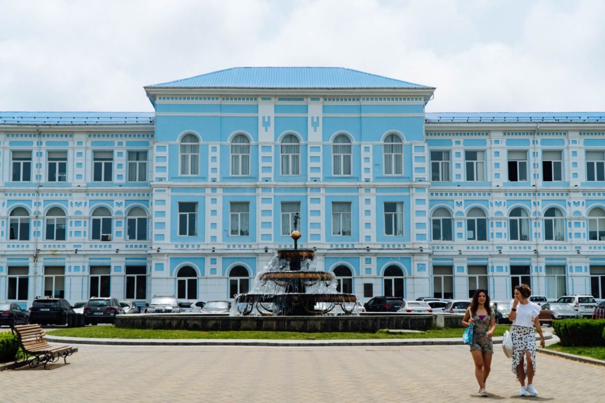 Университетский фонтан Батуми