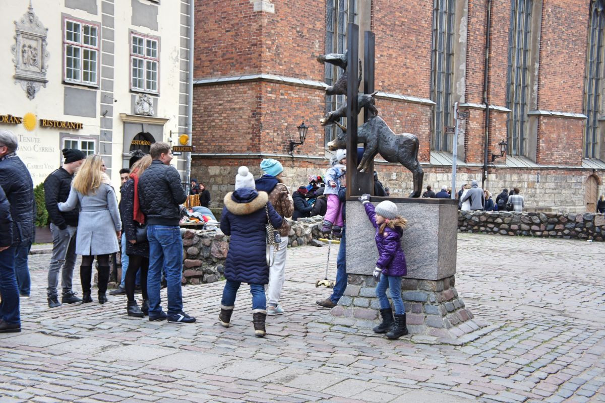 Памятник Бременским музыкантам