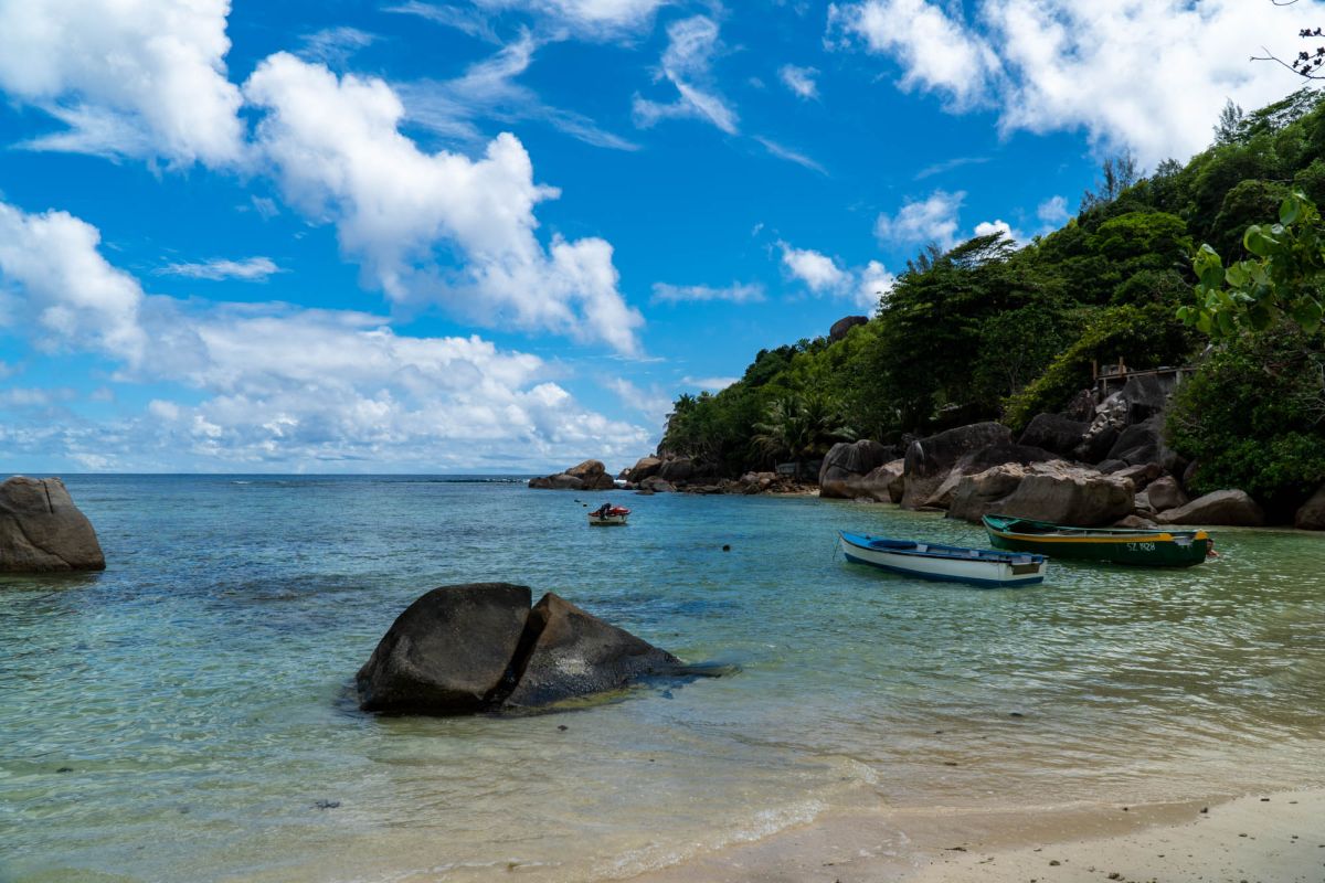 Баи Лазар Паблик Бич