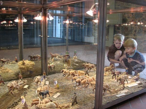 Постоянная выставка деревянных лошадей работы Вольдемара Лухта в усадьбе Олуствере