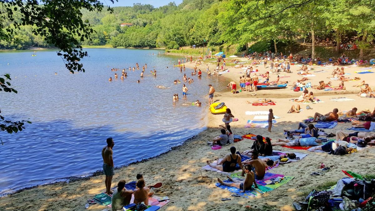 Речной пляж Албуфейра-да-Кеймадела