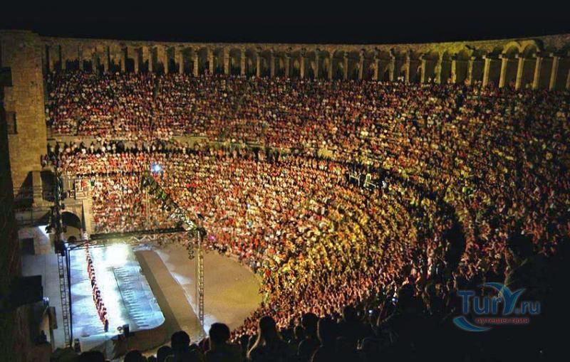 Амфитеатр в Аспендосе