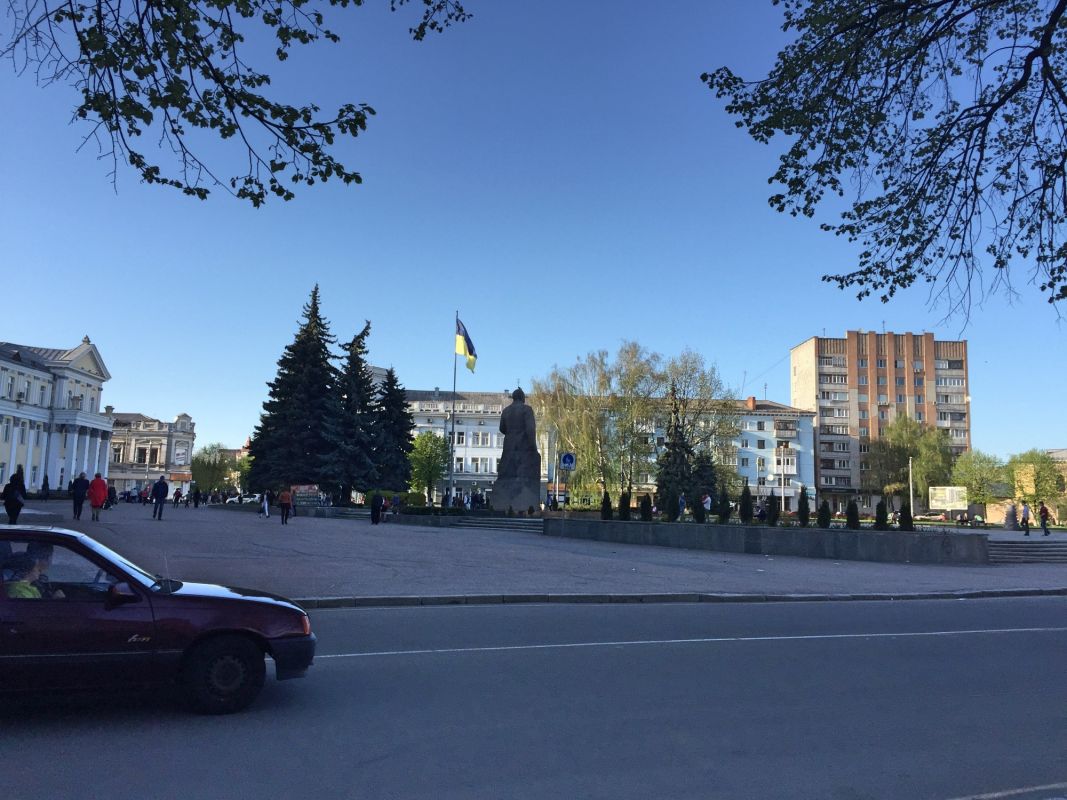 Площадь Короленко