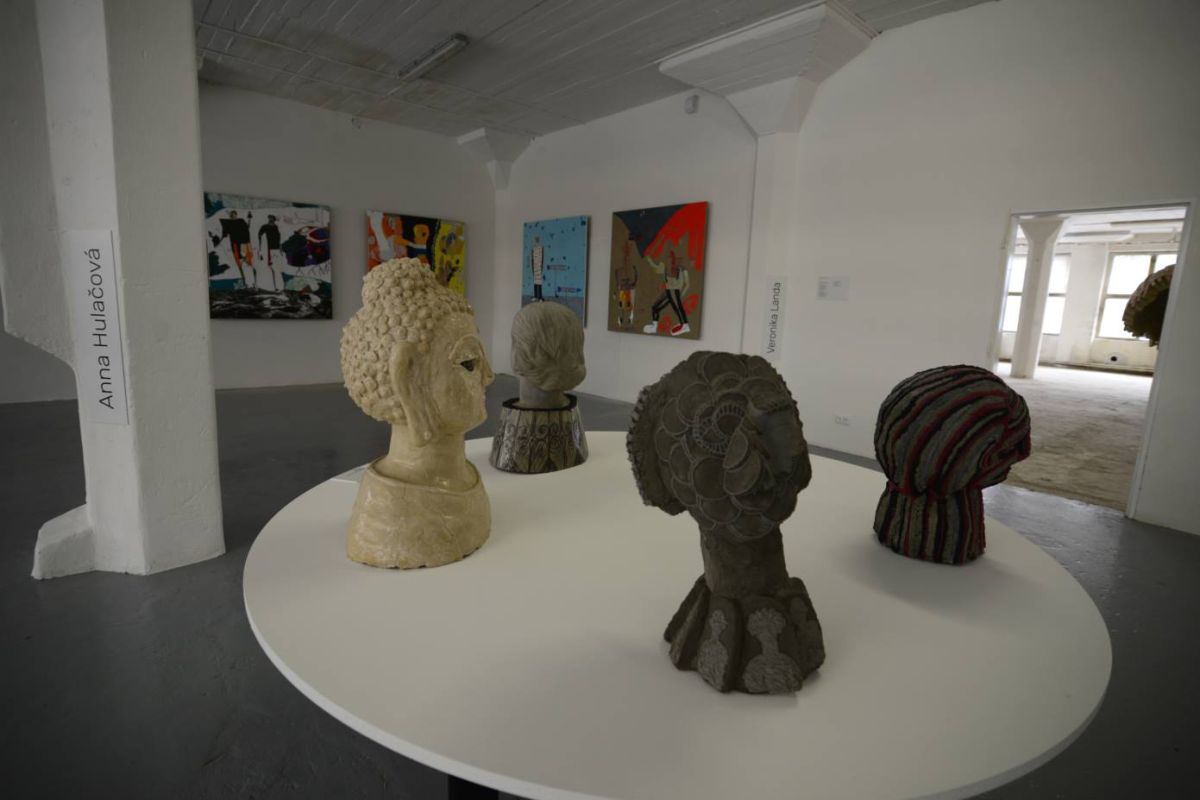 Pragovka Gallery / The White Room