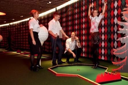 Strand - мини-гольф в помещении