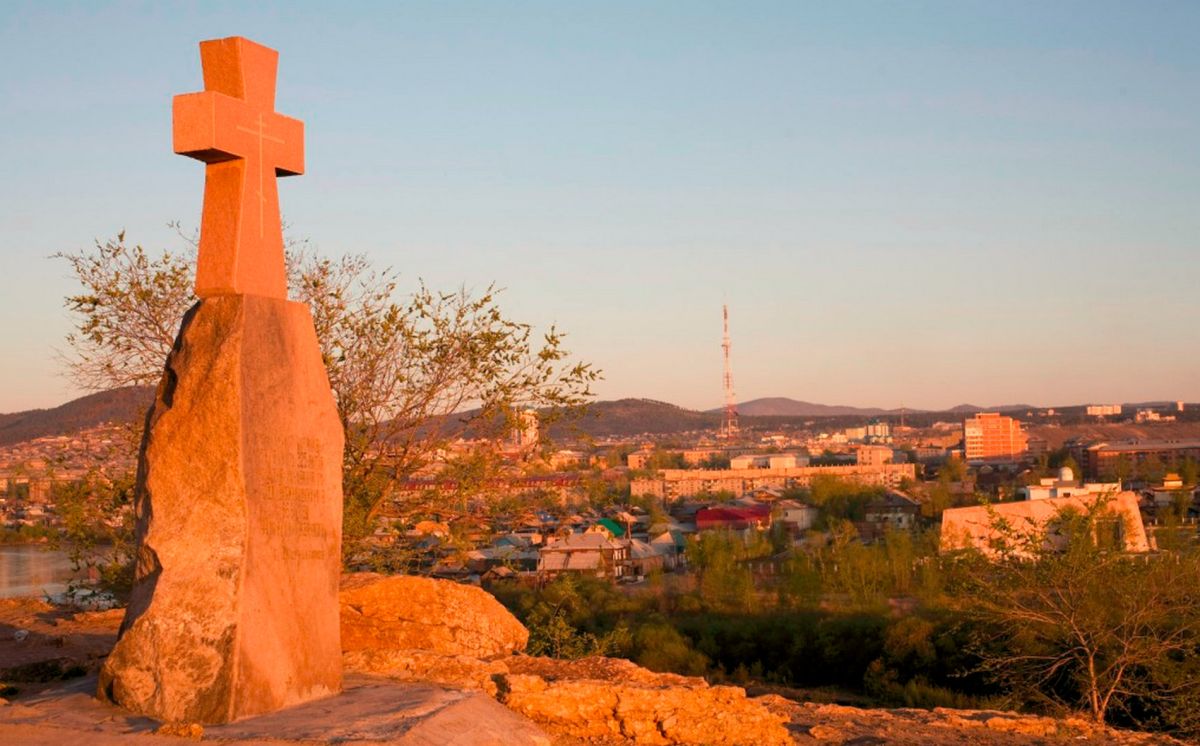 Памятный крест на месте основания города Улан-Удэ