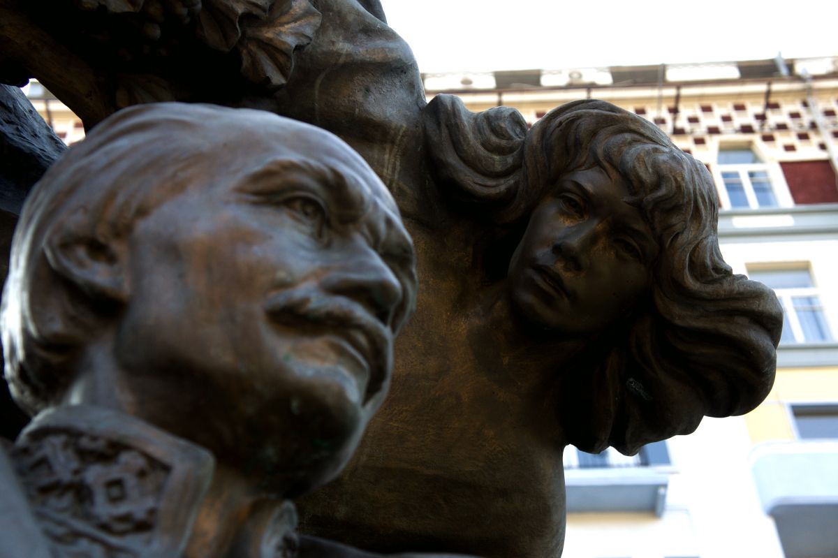 Памятник Вячеславу Черноволу