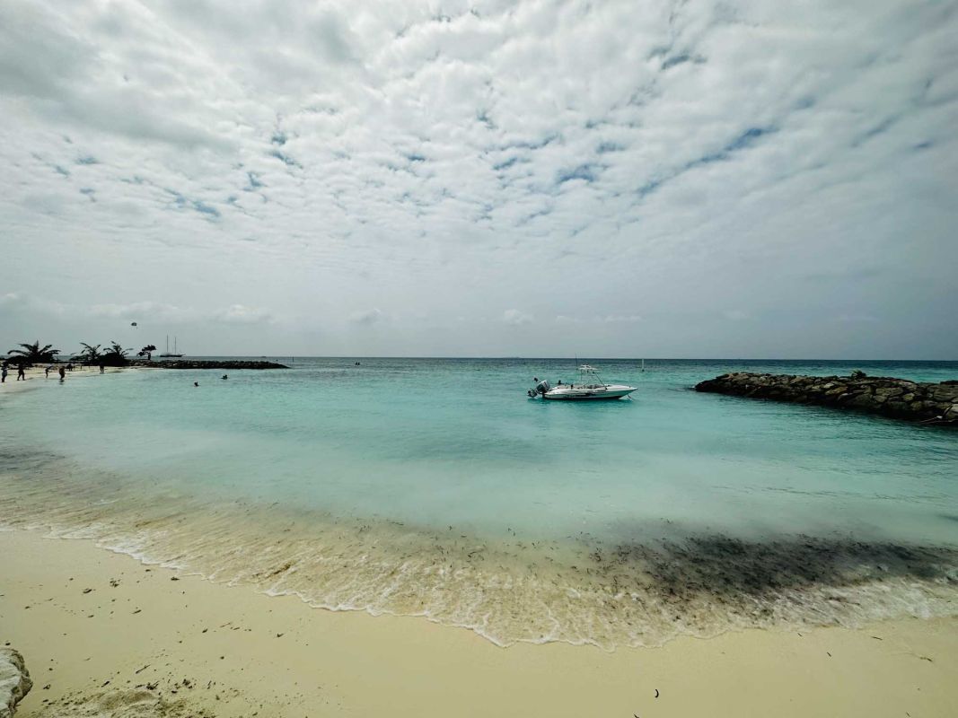 Северо-западный пляж Маафуши (пляж водных видов спорта)