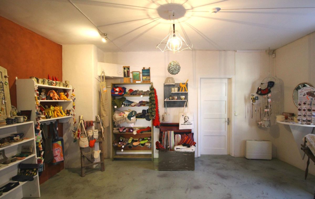 Сувенирный магазин Lossikamber